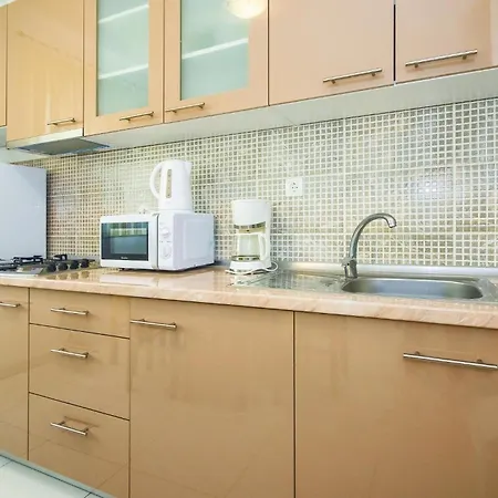 Appartement Three-bedroom In Mali Rat *