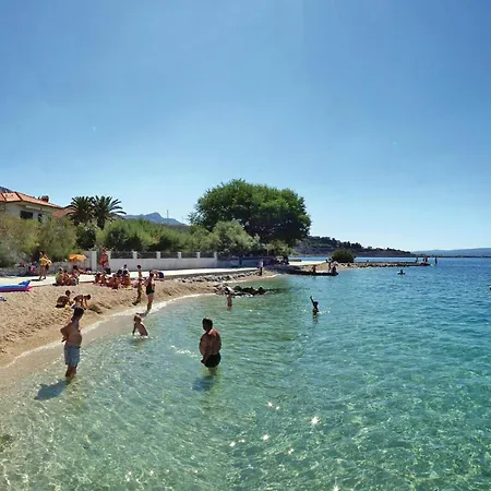 Appartement Three-bedroom In Mali Rat