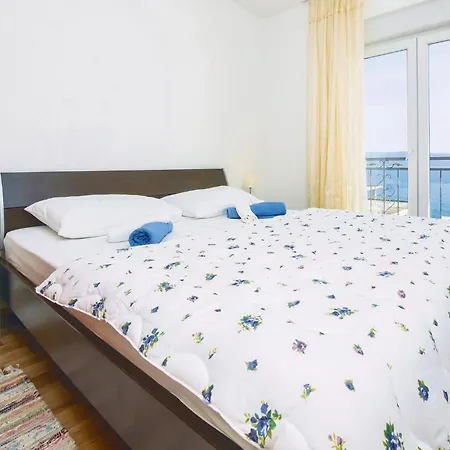 Three-bedroom In Mali Rat