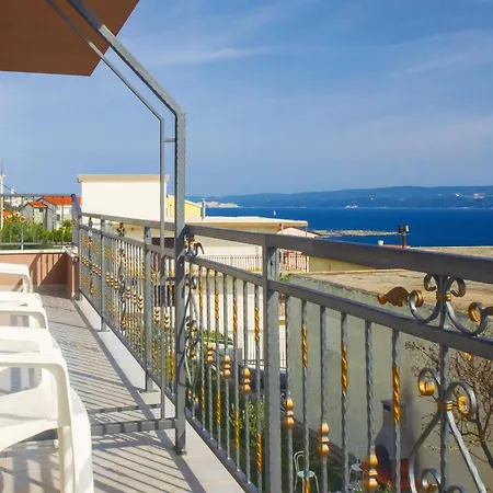 Appartement Three-bedroom In Mali Rat *